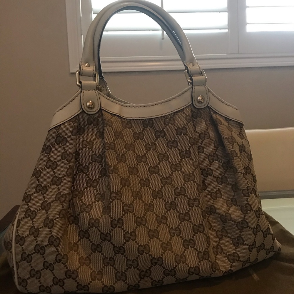 Gucci purse. ****SOLD****